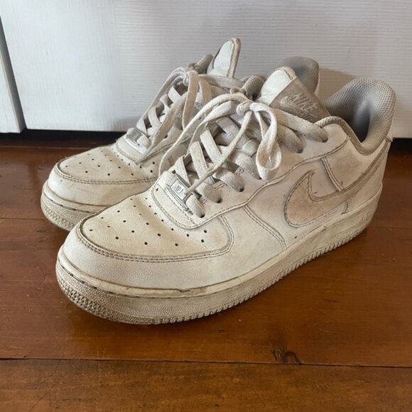 Nike Air Force 1 White Low Top Leather Running Shoes Sneakers Mens 7 - Picture 2 of 9